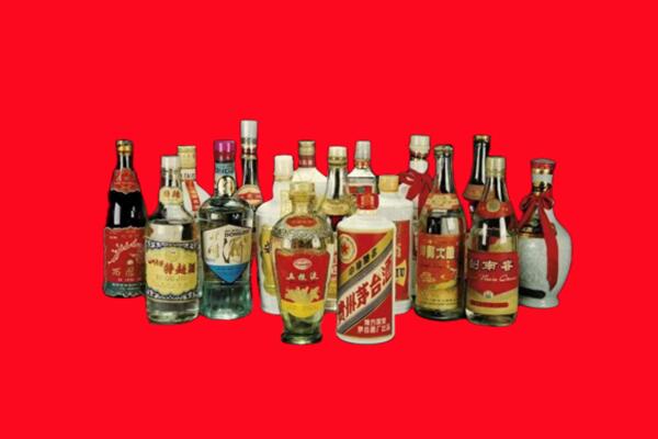 伊犁巩留县回收十八老酒.jpg